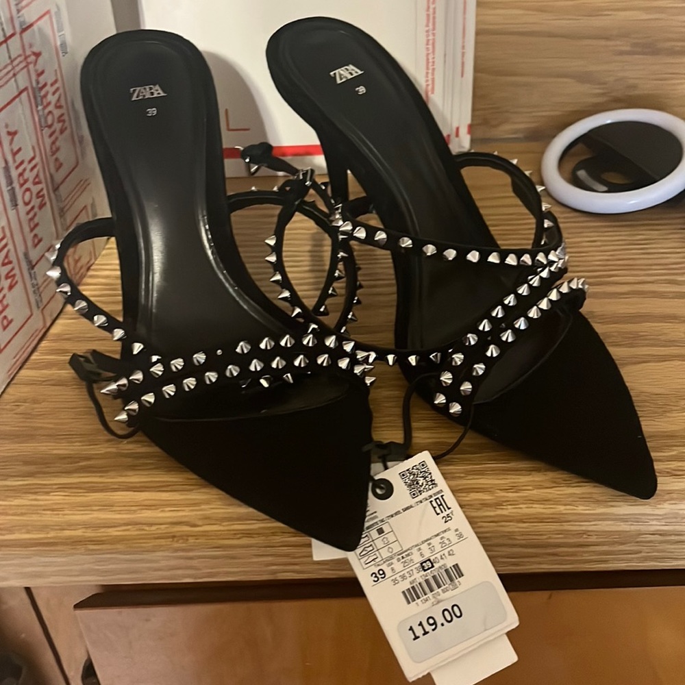 Zara STUNNING black heels.